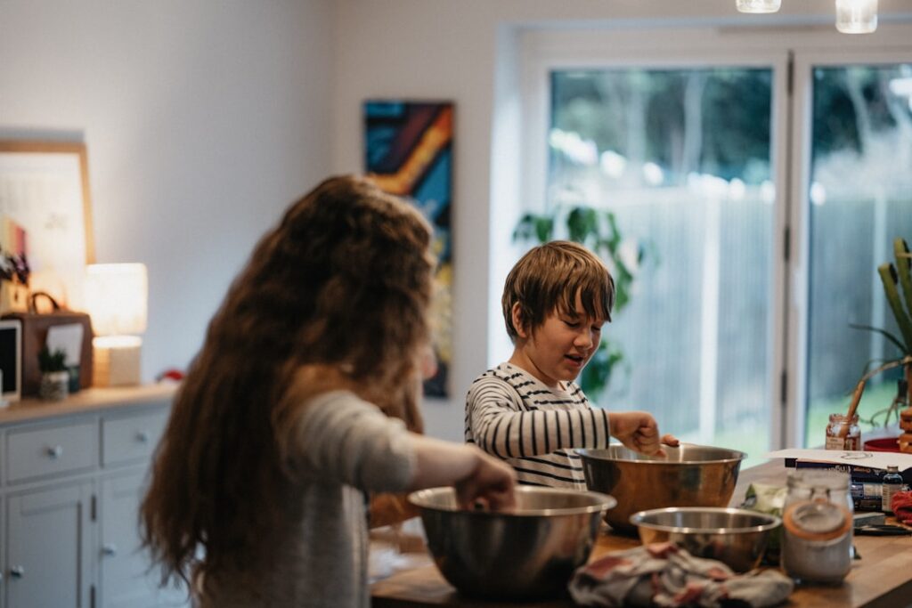 Photo Family cooking