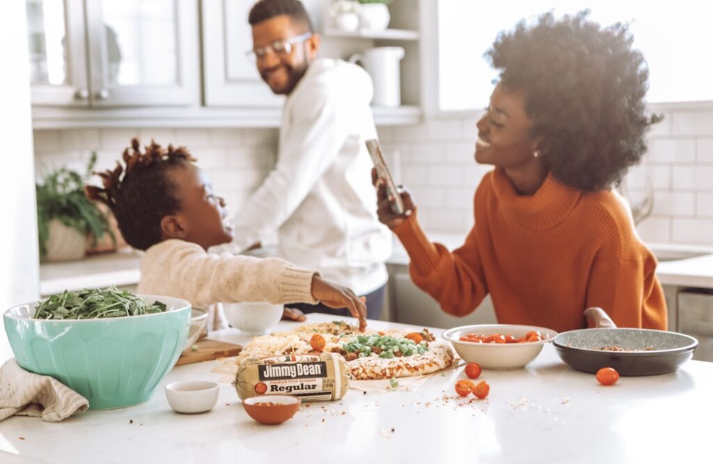Photo Child eating